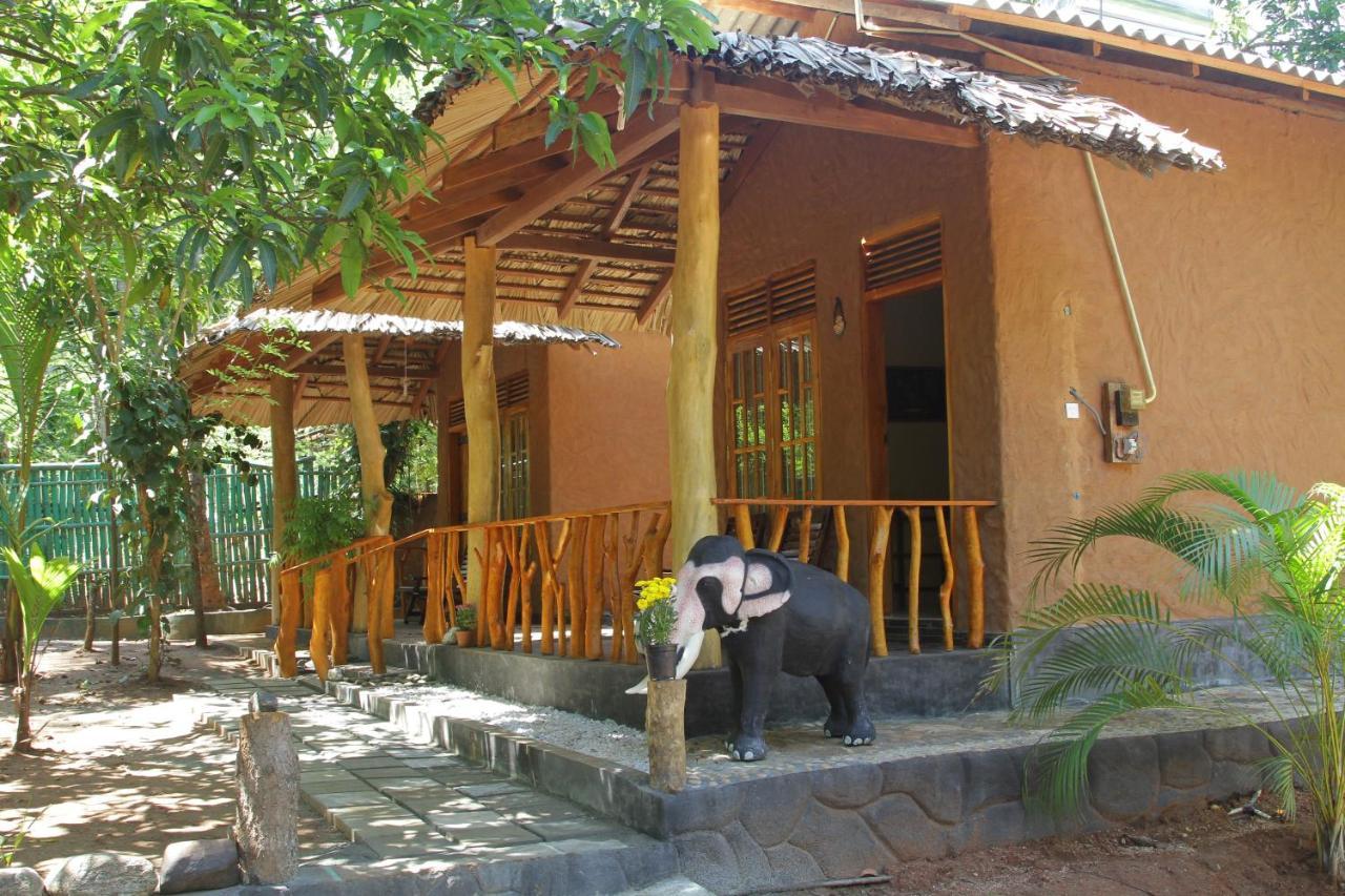 Green Park Safari House & Eco Tree House Udawalawe Exterior foto