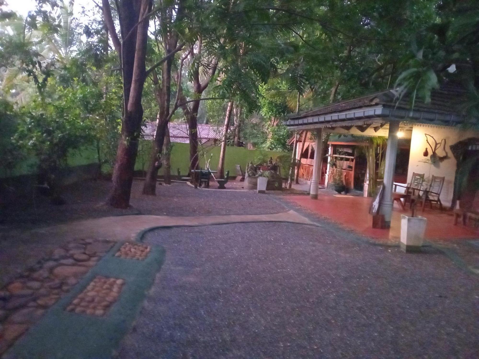 Green Park Safari House & Eco Tree House Udawalawe Exterior foto