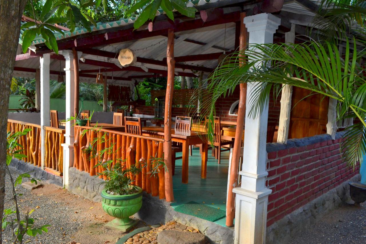 Green Park Safari House & Eco Tree House Udawalawe Exterior foto